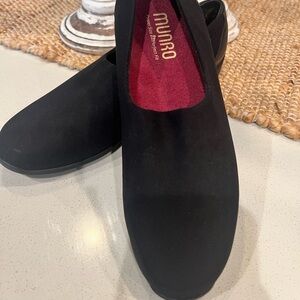 Munro Black Traveler Slip-on Women’s Size 6W EUC